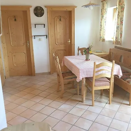 Peer Apartment *