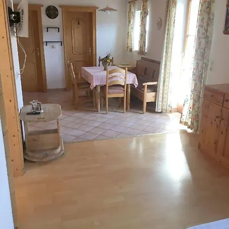 Peer Apartment *
